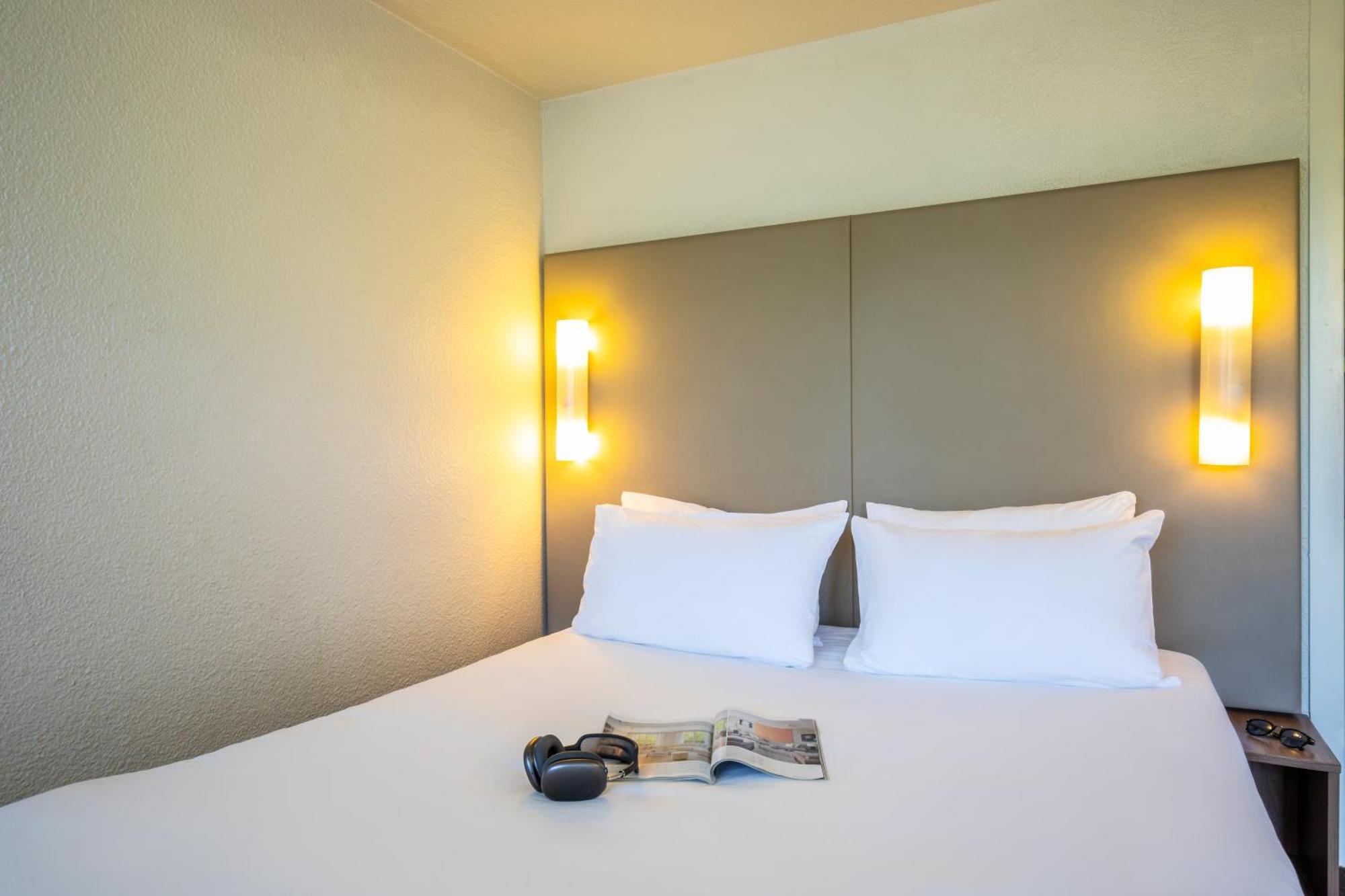 Campanile Evry Est - Saint Germain Les Corbeil Hotel Exterior photo