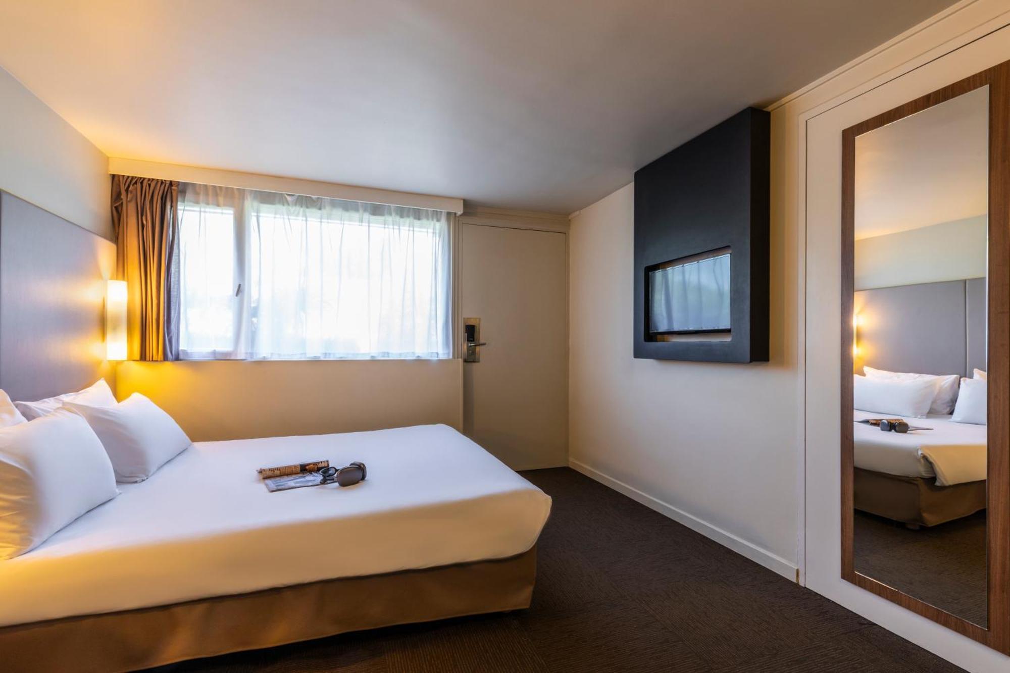 Campanile Evry Est - Saint Germain Les Corbeil Hotel Exterior photo