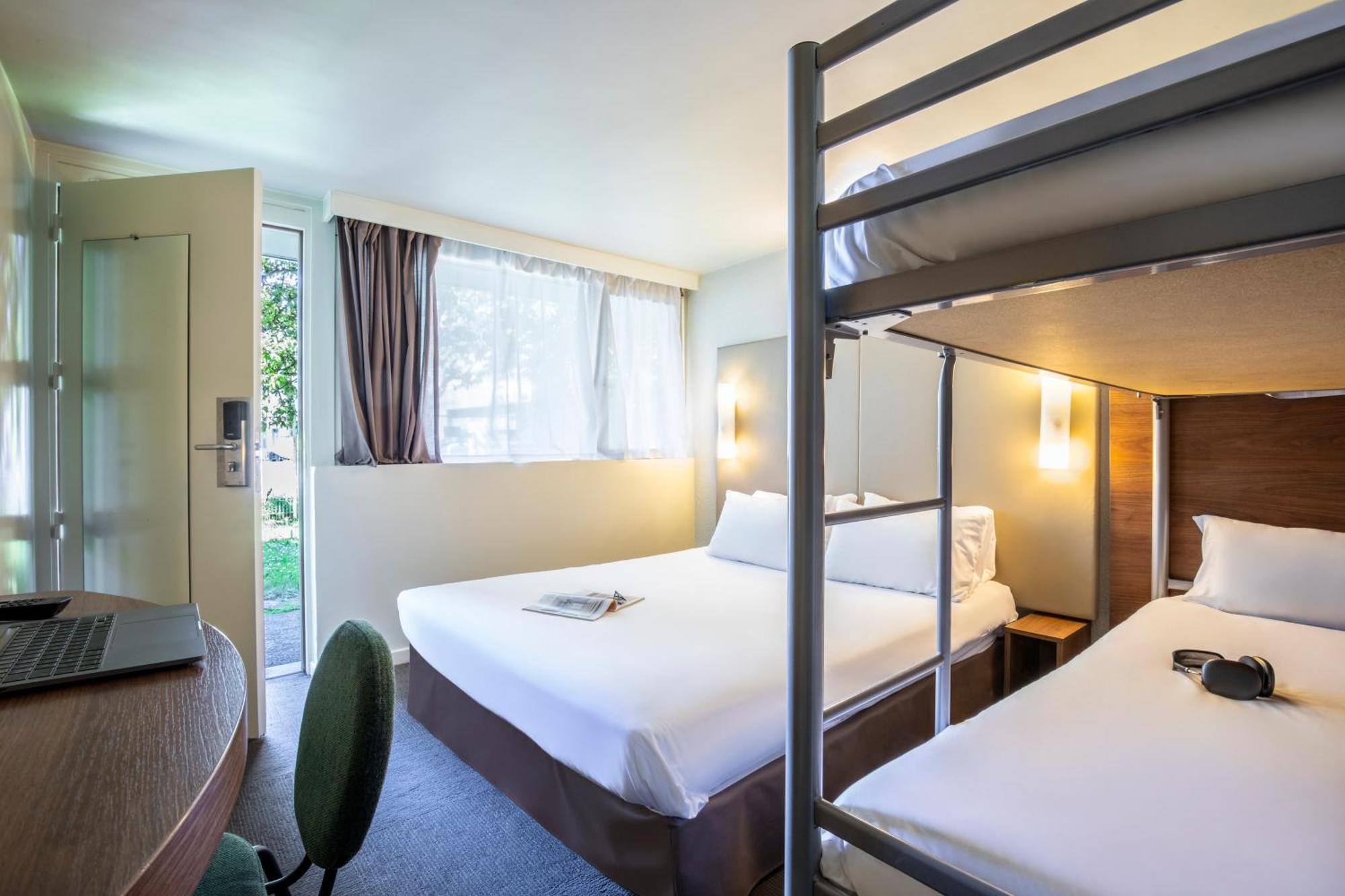 Campanile Evry Est - Saint Germain Les Corbeil Hotel Exterior photo