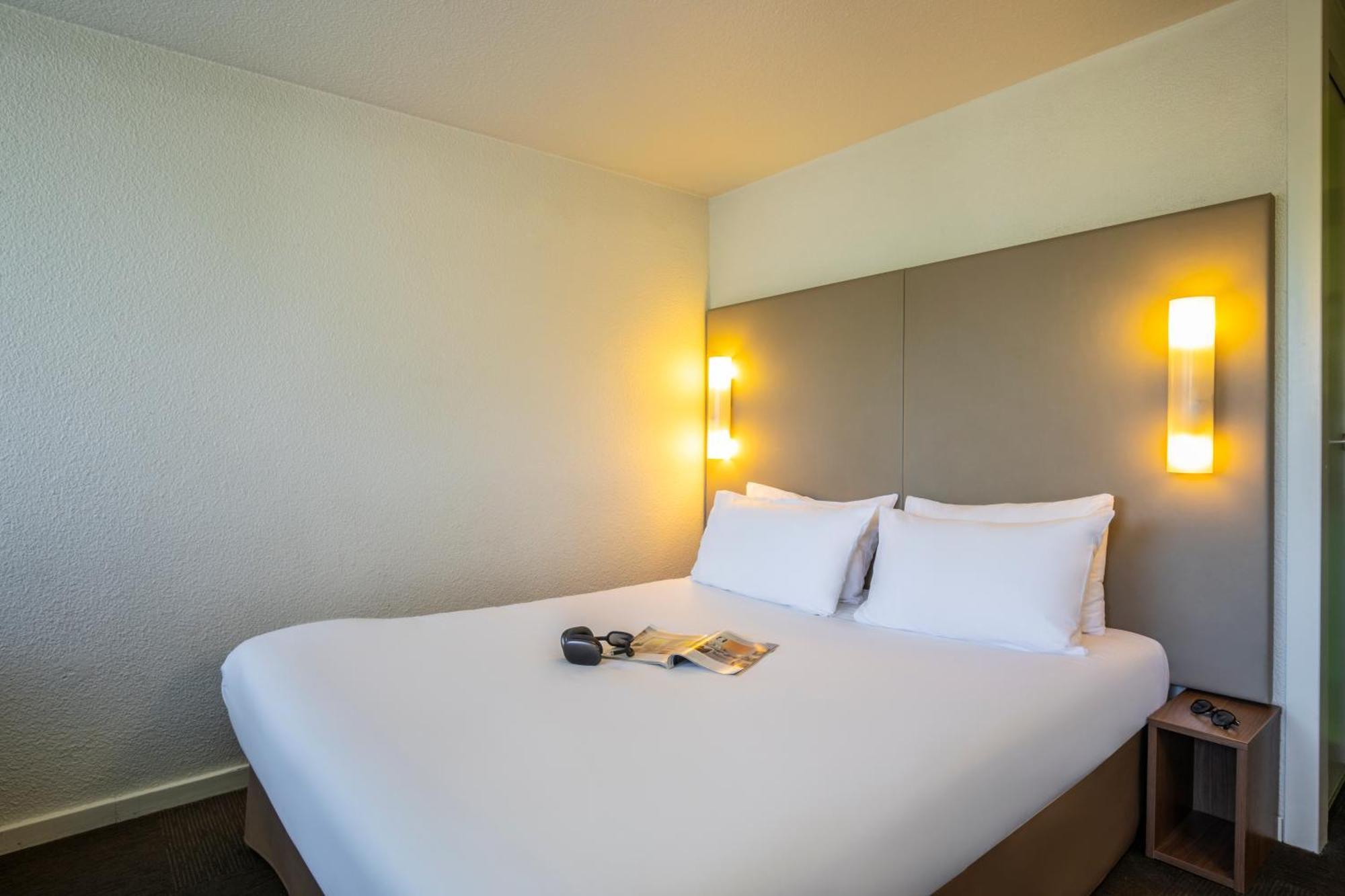 Campanile Evry Est - Saint Germain Les Corbeil Hotel Exterior photo